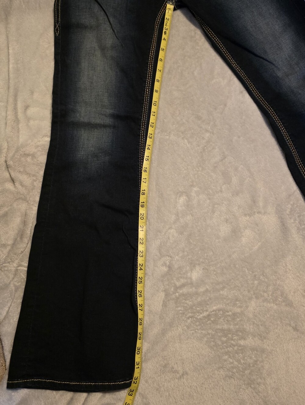Rock Revival Women’s Dark Blue Embellished Back Pocket Jeans Like New - Picture 7 of 8